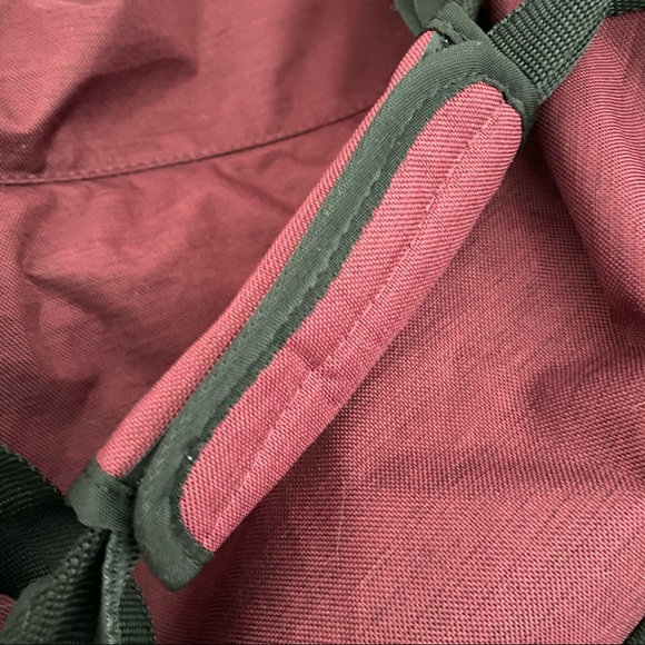nike maroon duffle bag